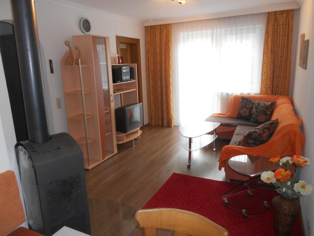 Ferienwohnung Fred Hollersbach im Pinzgau Pokoj fotografie